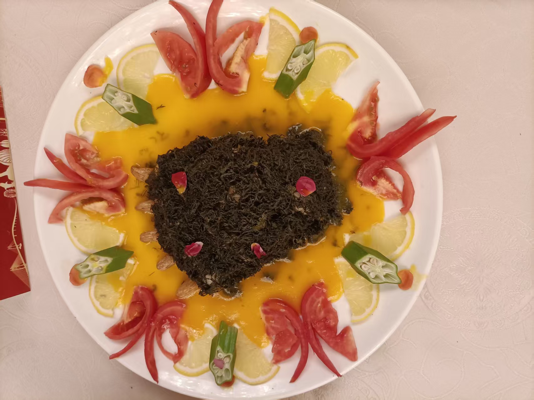 发菜（黄色酱汁摆盘）