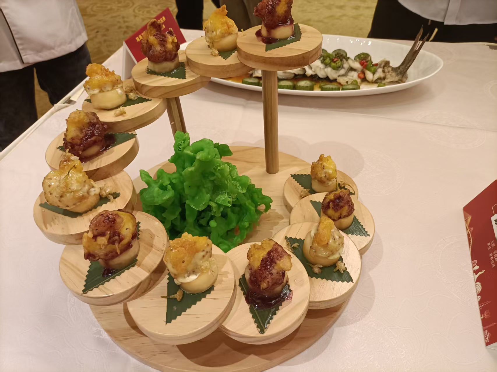 多层点心塔（鲍鱼小点）